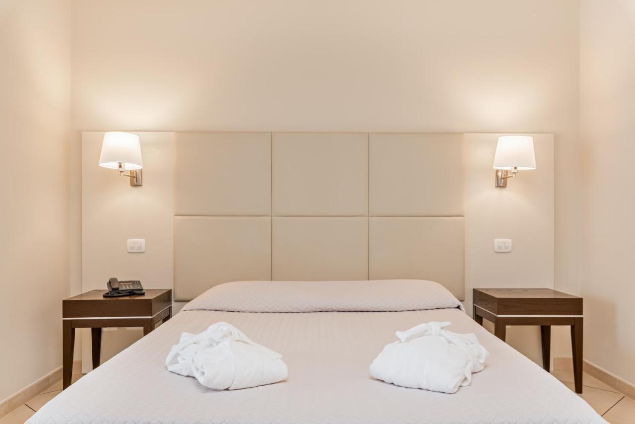 Hotel & Residence Exclusive Marina Di Carrara Exterior foto