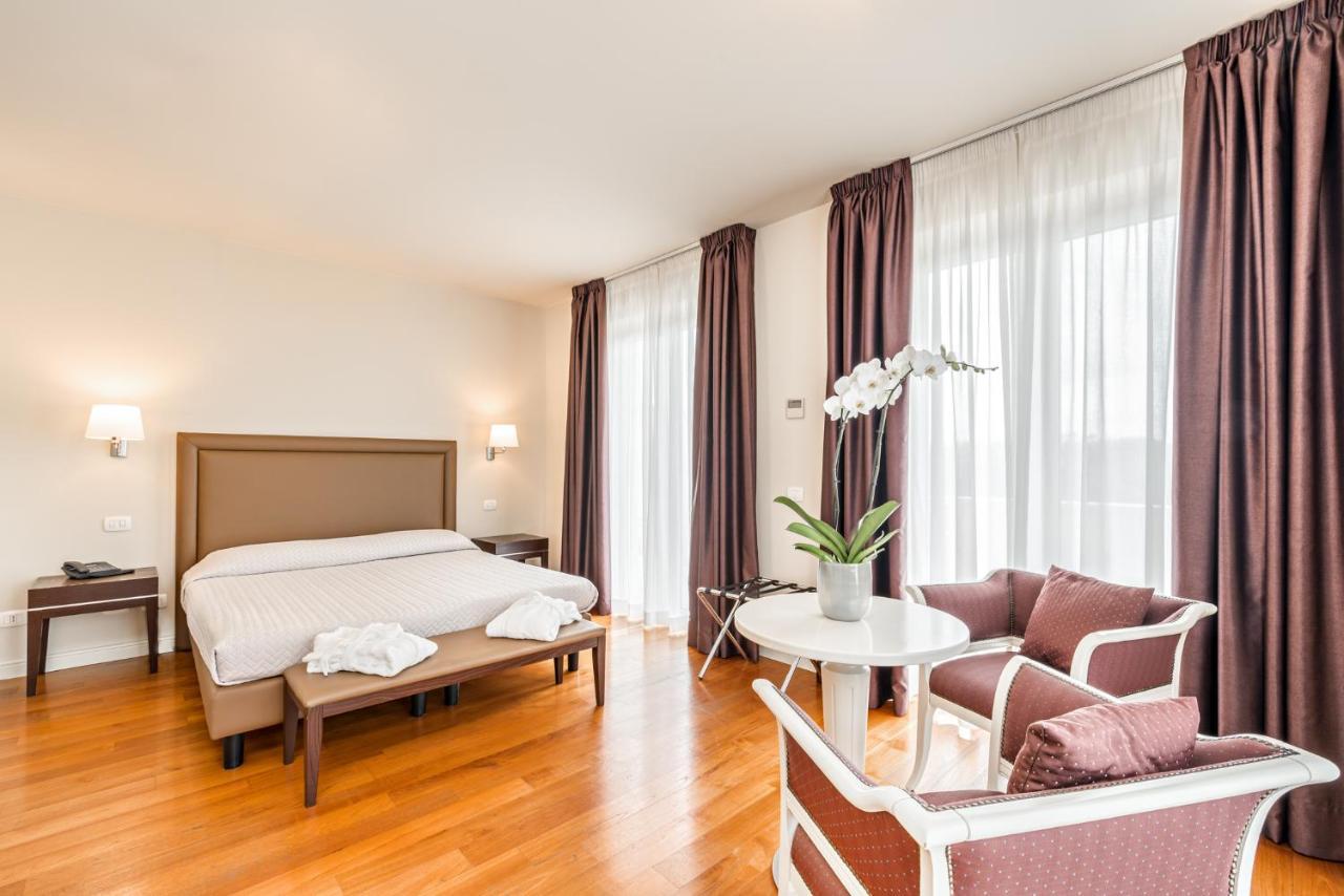 Hotel & Residence Exclusive Marina Di Carrara Exterior foto