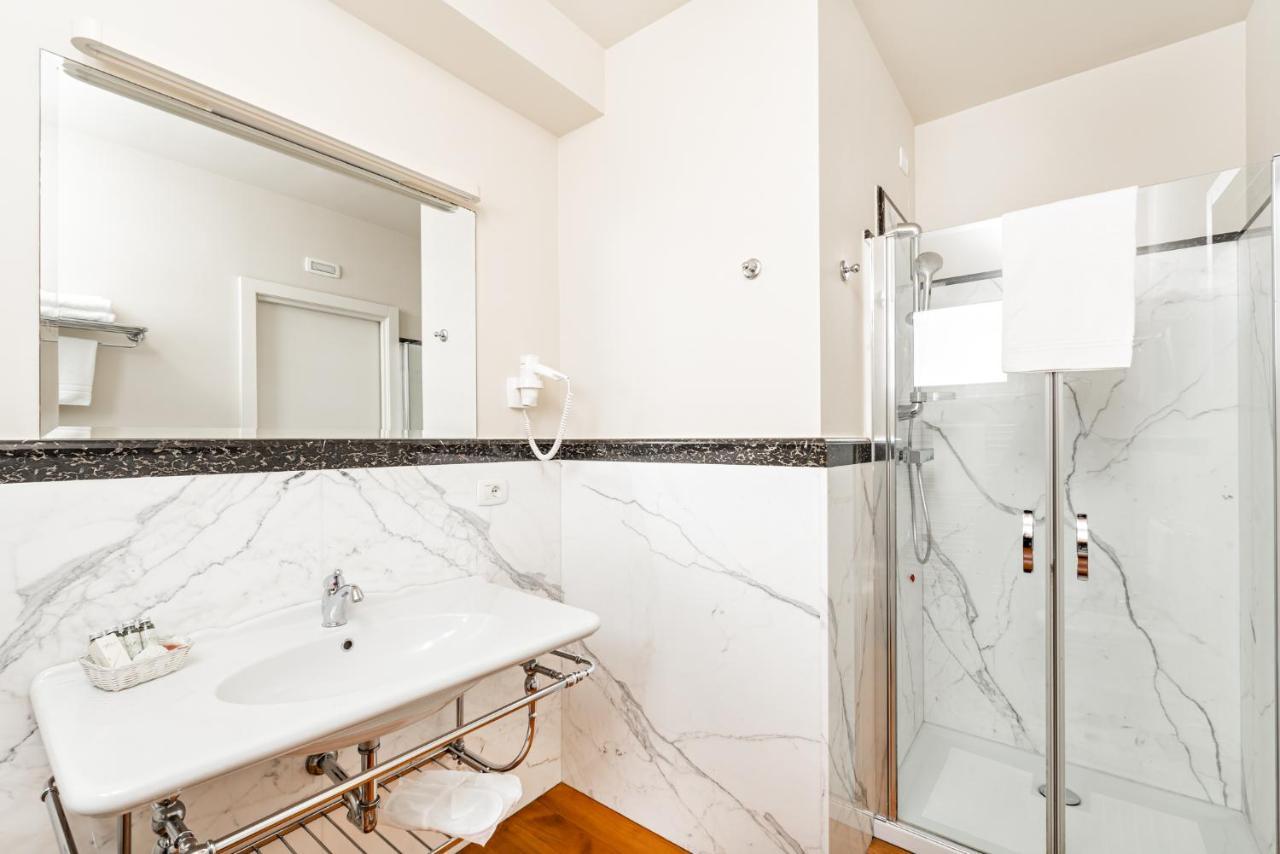 Hotel & Residence Exclusive Marina Di Carrara Exterior foto