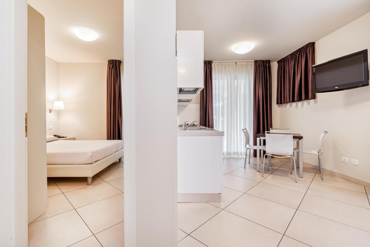 Hotel & Residence Exclusive Marina Di Carrara Exterior foto