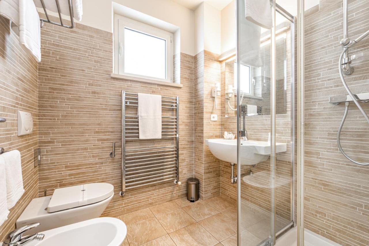 Hotel & Residence Exclusive Marina Di Carrara Exterior foto