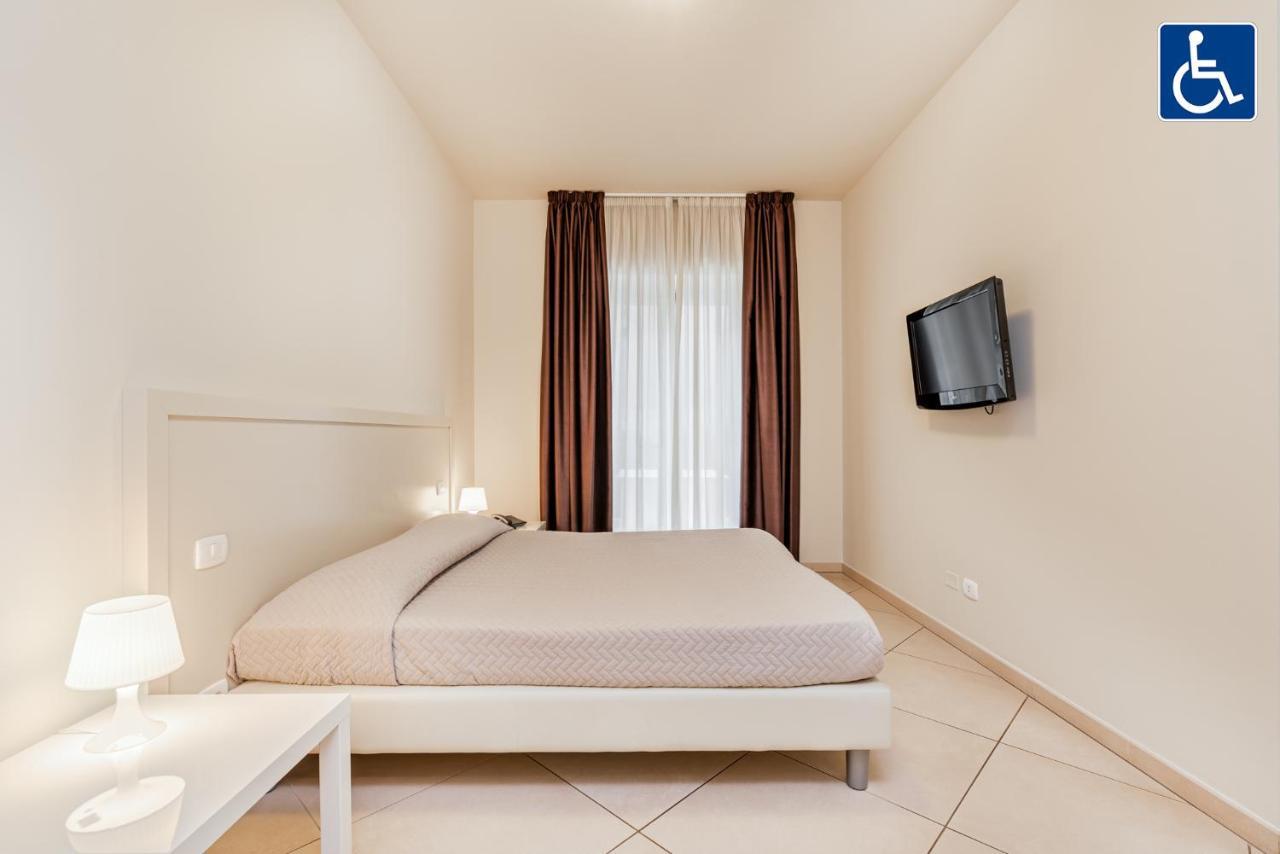Hotel & Residence Exclusive Marina Di Carrara Exterior foto