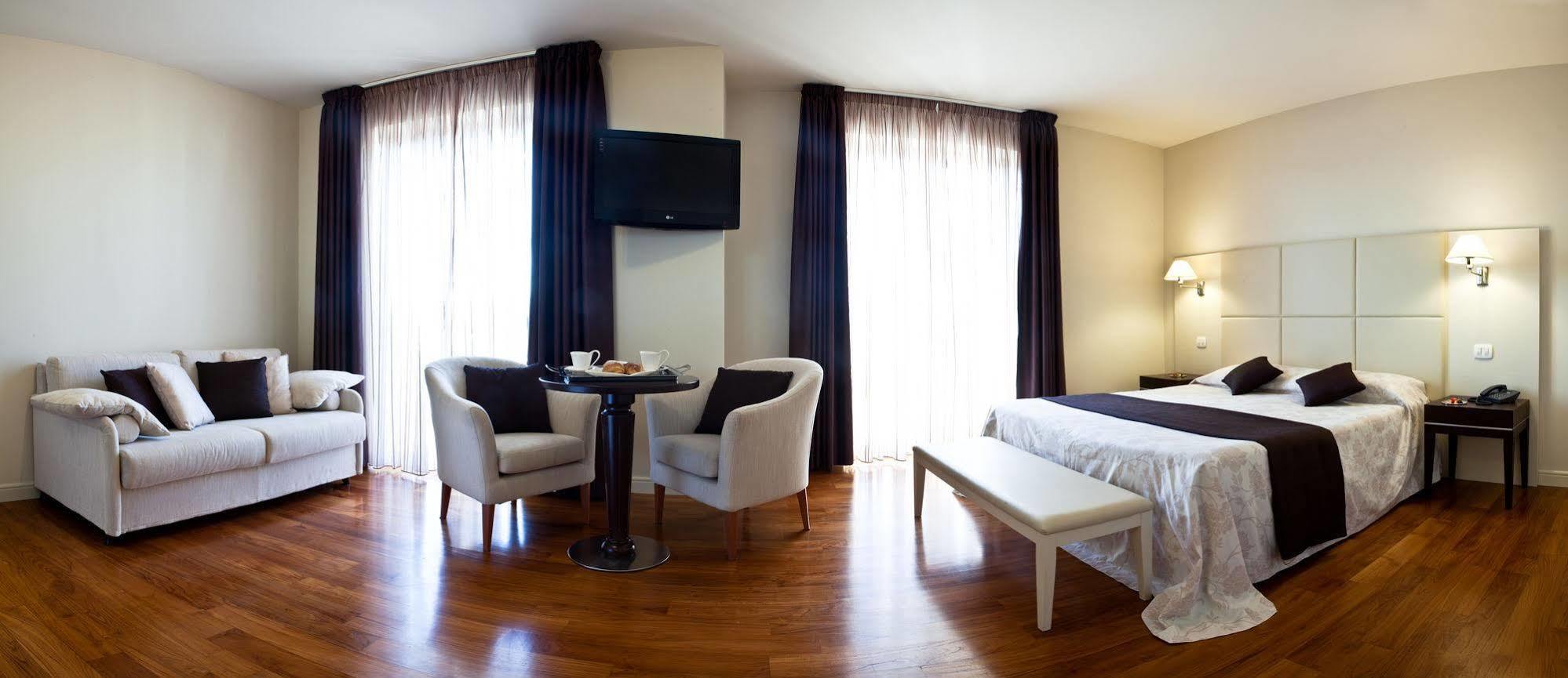 Hotel & Residence Exclusive Marina Di Carrara Exterior foto